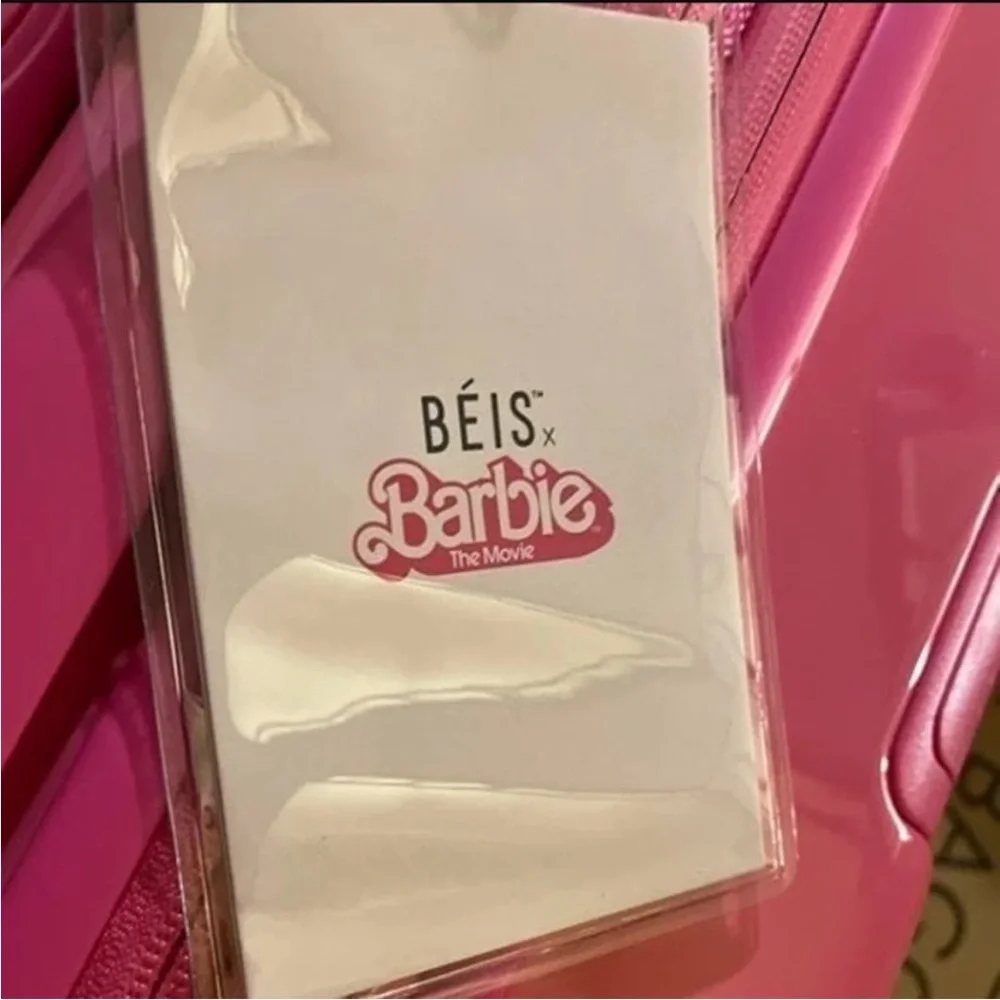 Beis Barbie Carry On Luggage BNWT - Picture 3 of 3